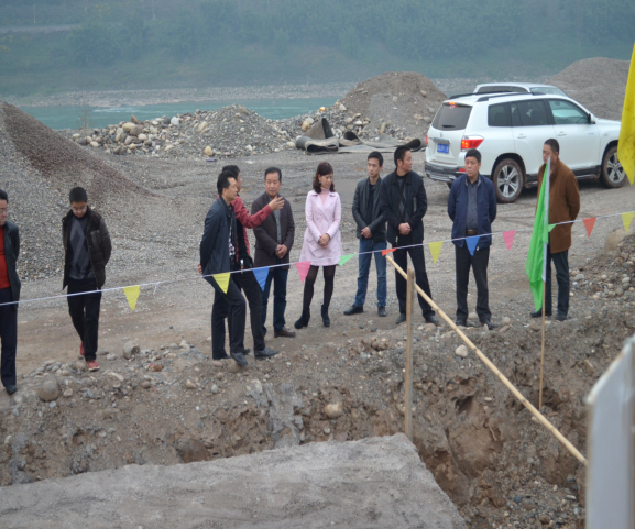 宜賓縣政協(xié)領(lǐng)導調(diào)研縣城二水廠