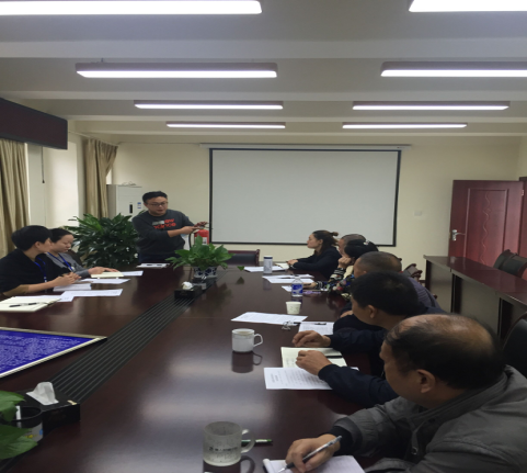 臨港公司營(yíng)銷部開展安全知識(shí)和業(yè)務(wù)培訓(xùn)