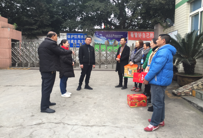 集團(tuán)公司春節(jié)慰問一線職工
