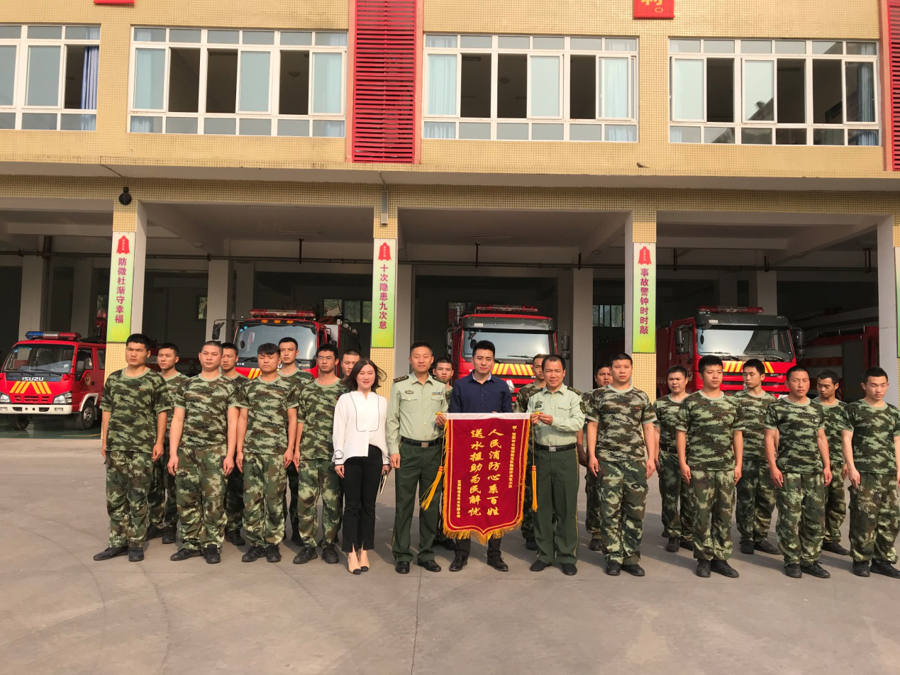 人民消防心系百姓  送水援助為民解憂(yōu)