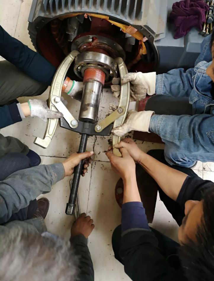 集團(tuán)公司開展“慶祝建國(guó)七十周年”攝影大賽