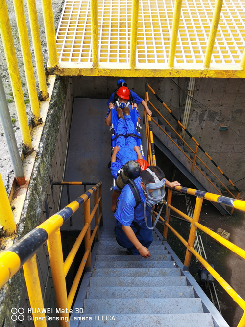 污水泵站管理部和營(yíng)銷部聯(lián)合開(kāi)展 有限空間事故應(yīng)急演練