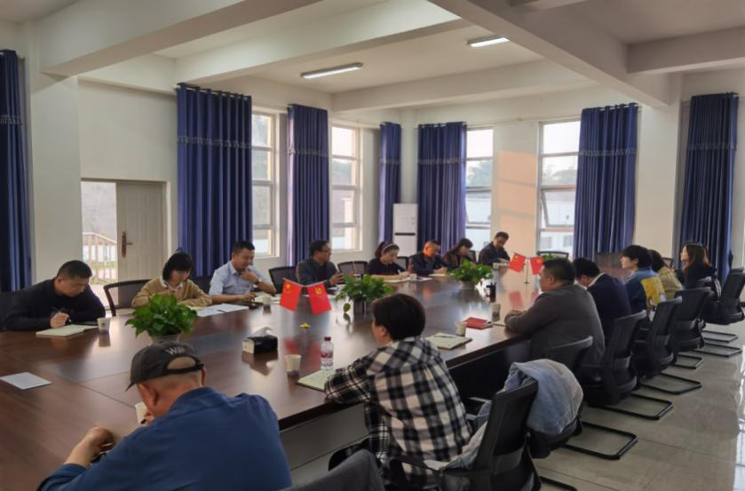 集團(tuán)公司二支部開(kāi)展“重溫紅色記憶，牢記初心使命”主題黨日活動(dòng)