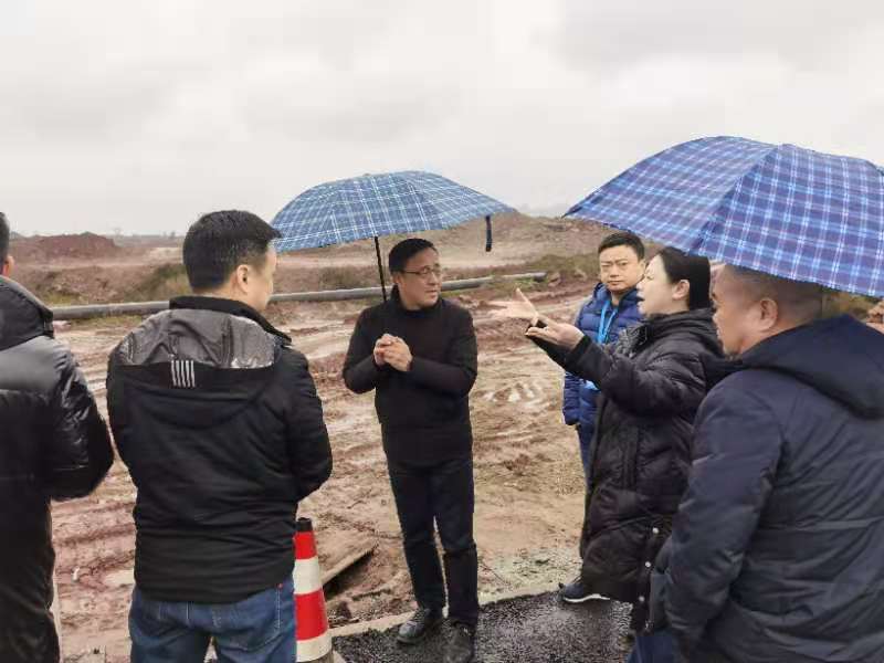 集團公司黨委書記、董事長周燕賓率隊調(diào)研臨港供水保障工作