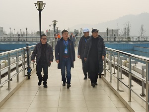 市國(guó)資委領(lǐng)導(dǎo)到清源水務(wù)集團(tuán)慰問(wèn)優(yōu)秀人才、困難黨員并開(kāi)展節(jié)前安全檢查