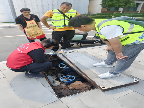 主動上門送服務(wù) 當(dāng)好用戶“水參謀” —清源水務(wù)臨港公司開展“五進(jìn)”實(shí)踐活動